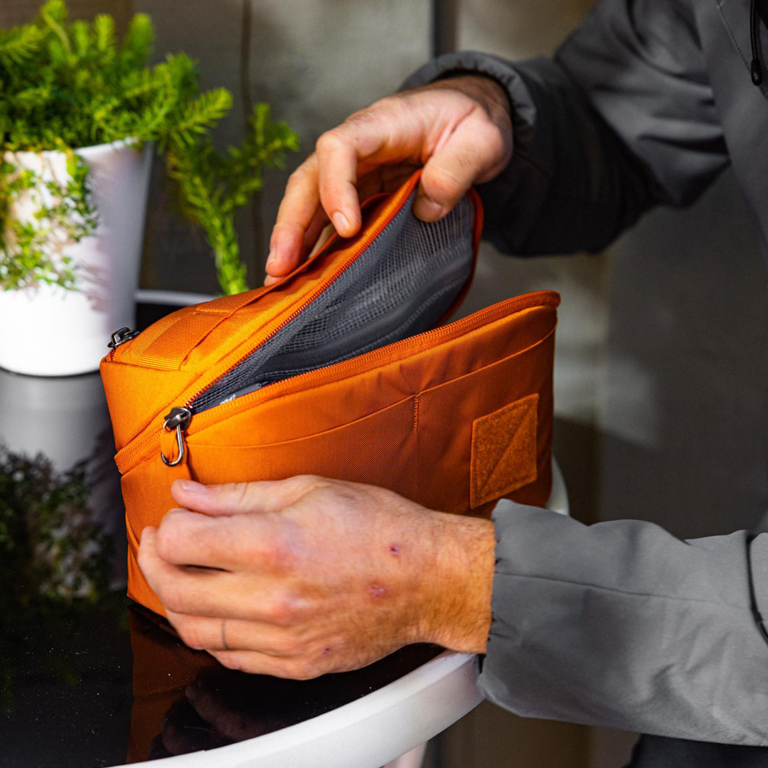 Civic Access Pouch 2L - Storming Gravity